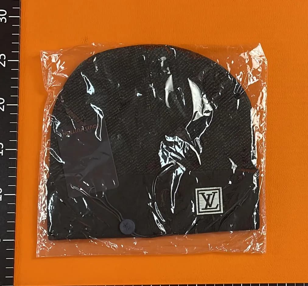 Lv beanie - CNFans Spreadsheet catalog entry