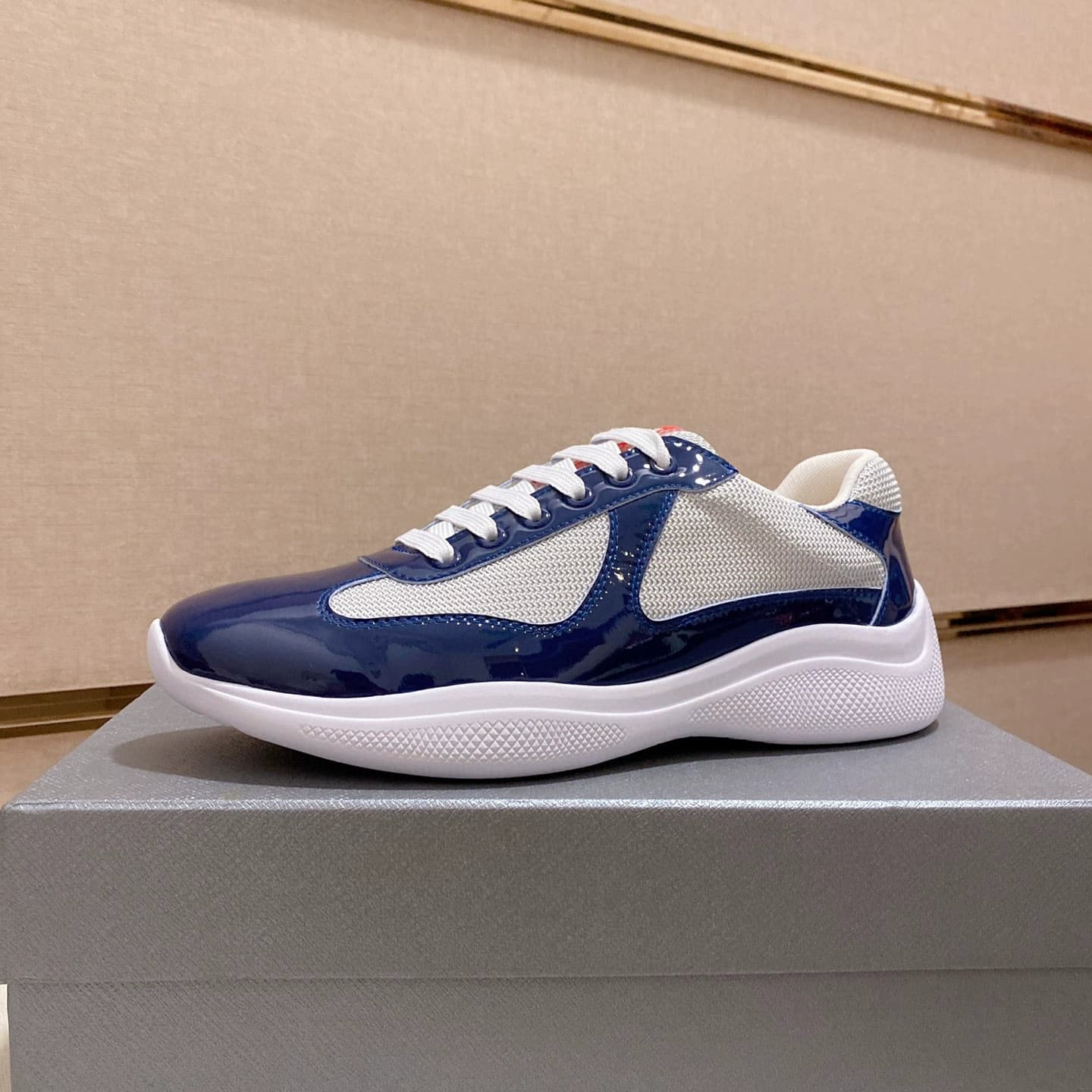 European station men's shoes autumn white low-cut genuine leather breathable casual round head mesh patent leather pure color tied sneaker