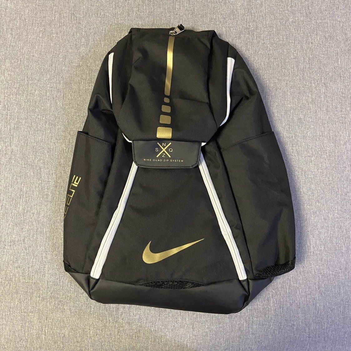 NikeNIKE