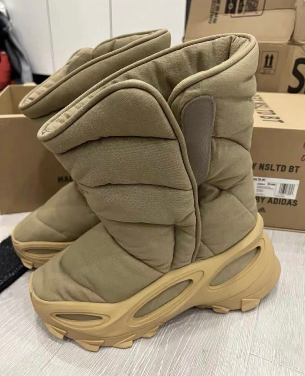 Adidas Yeezy NSLTD Khiki ！ ！
