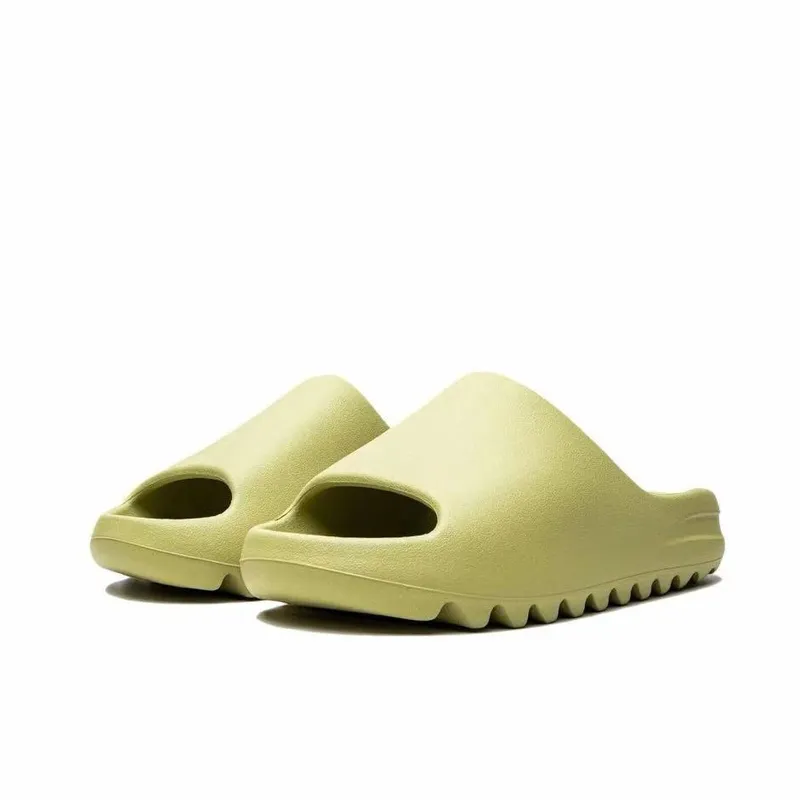 [yeezy]Yeezy slippers, when dragged in one line, feel like stepping on poop (50)